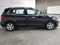 Personenauto, volkswagen, golf sportsvan - afbeelding 34 van  73