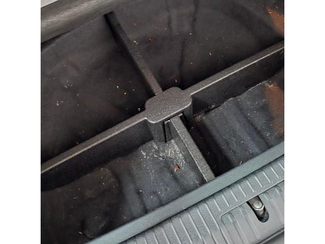 Personenauto, volkswagen, golf sportsvan - afbeelding 46 van  73