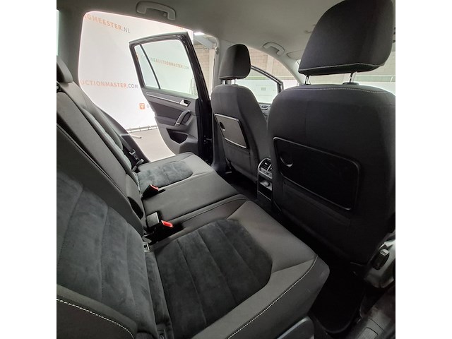 Personenauto, volkswagen, golf sportsvan - afbeelding 47 van  73