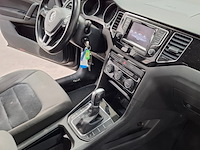 Personenauto, volkswagen, golf sportsvan - afbeelding 49 van  73