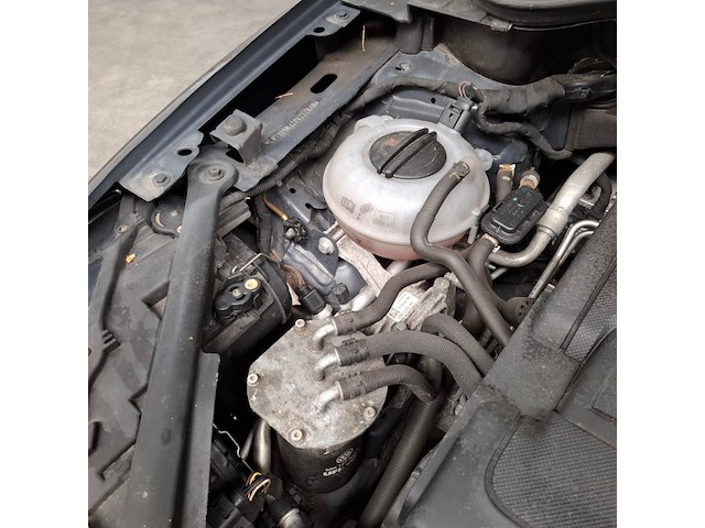 Personenauto, volkswagen, golf sportsvan - afbeelding 63 van  73