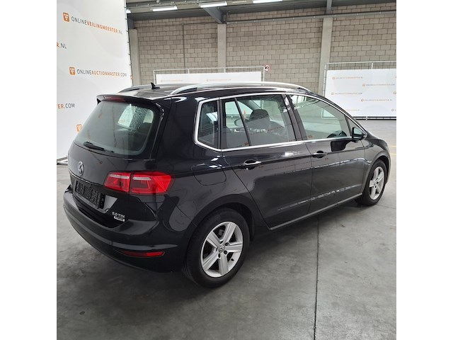 Personenauto, volkswagen, golf sportsvan - afbeelding 72 van  73