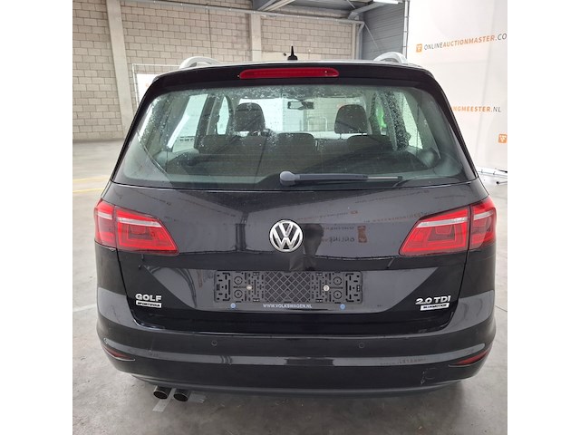 Personenauto, volkswagen, golf sportsvan - afbeelding 73 van  73