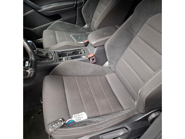 Personenauto, volkswagen, golf variant, 2.0 tsi 4motion r, 2018 - afbeelding 28 van  68