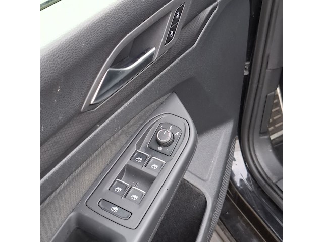 Personenauto, volkswagen, golf - afbeelding 10 van  60