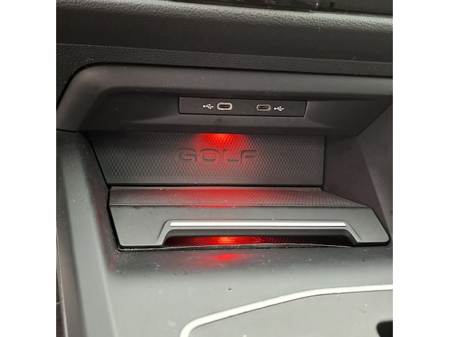 Personenauto, volkswagen, golf - afbeelding 22 van  60