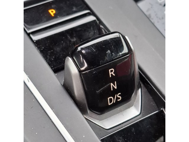 Personenauto, volkswagen, golf - afbeelding 25 van  60