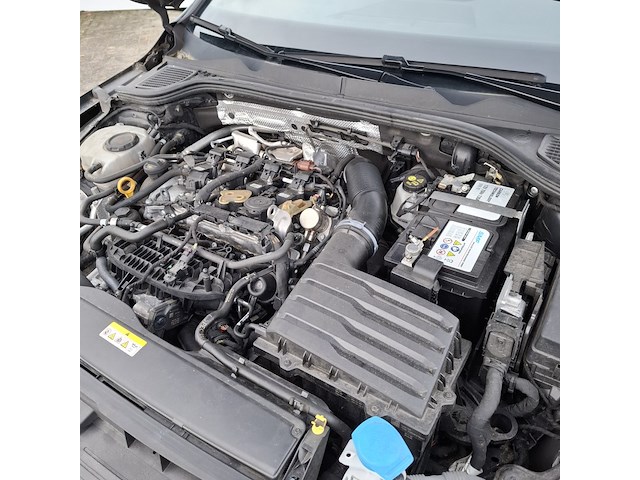 Personenauto, volkswagen, golf - afbeelding 46 van  60