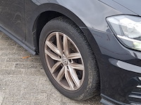 Personenauto, volkswagen, golf - afbeelding 2 van  49