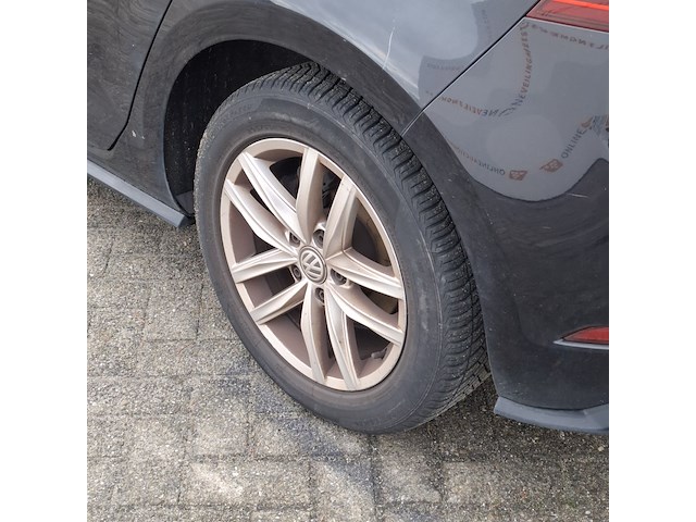 Personenauto, volkswagen, golf - afbeelding 4 van  49