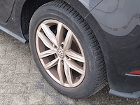Personenauto, volkswagen, golf - afbeelding 4 van  49
