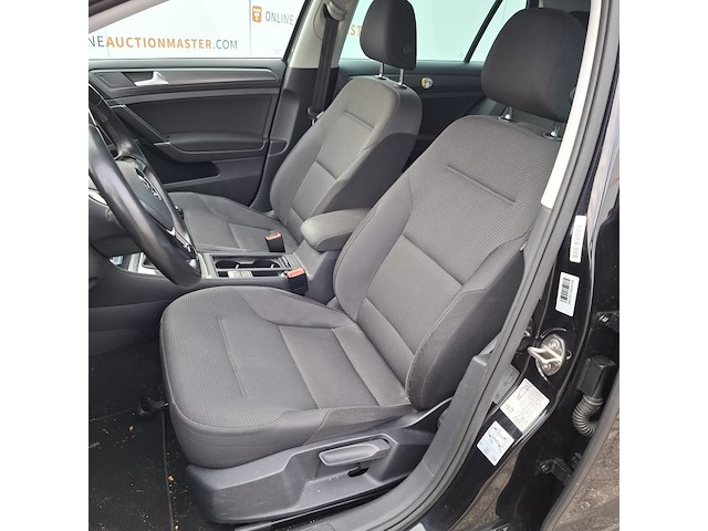 Personenauto, volkswagen, golf - afbeelding 9 van  49