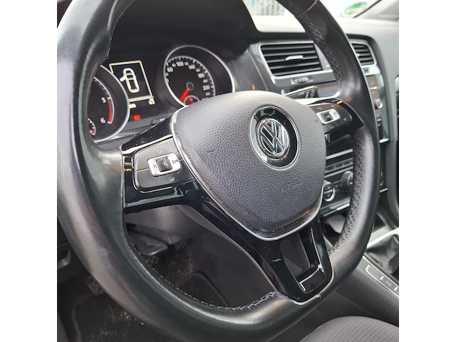 Personenauto, volkswagen, golf - afbeelding 10 van  49