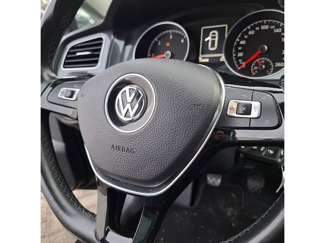 Personenauto, volkswagen, golf - afbeelding 11 van  49