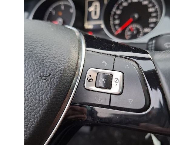 Personenauto, volkswagen, golf - afbeelding 14 van  49