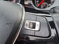 Personenauto, volkswagen, golf - afbeelding 14 van  49