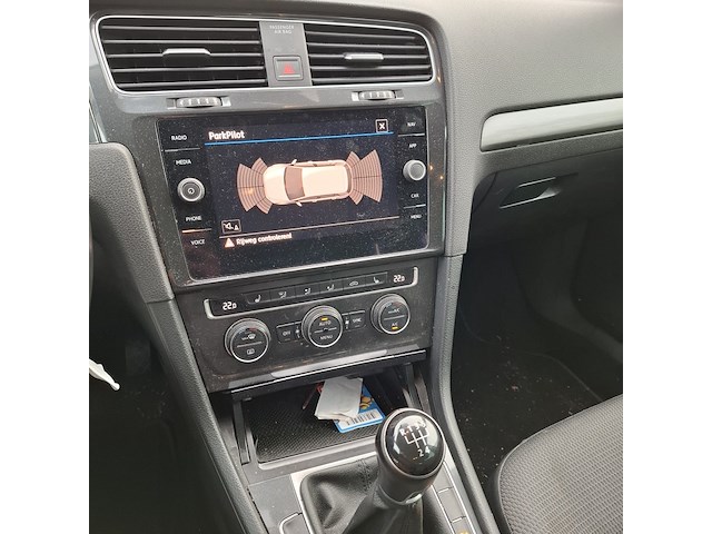 Personenauto, volkswagen, golf - afbeelding 19 van  49