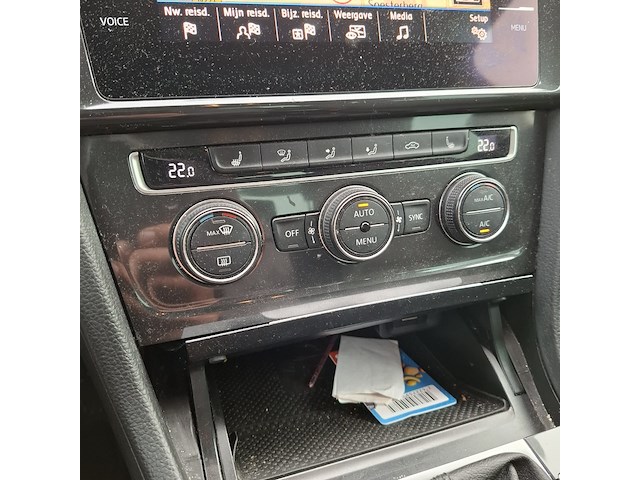 Personenauto, volkswagen, golf - afbeelding 22 van  49