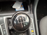 Personenauto, volkswagen, golf - afbeelding 24 van  49