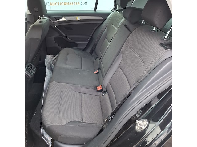 Personenauto, volkswagen, golf - afbeelding 27 van  49