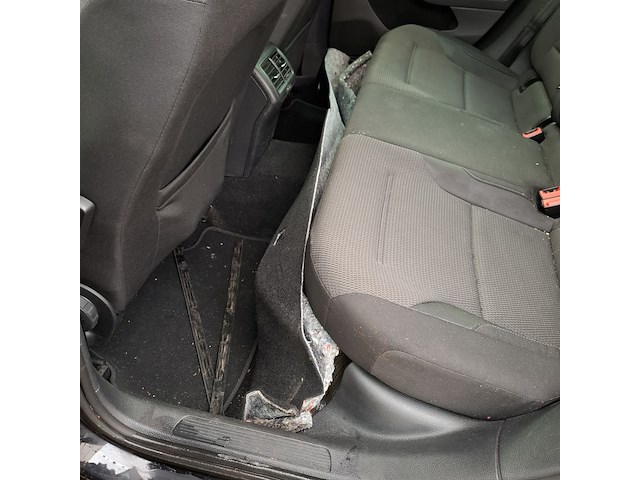 Personenauto, volkswagen, golf - afbeelding 28 van  49