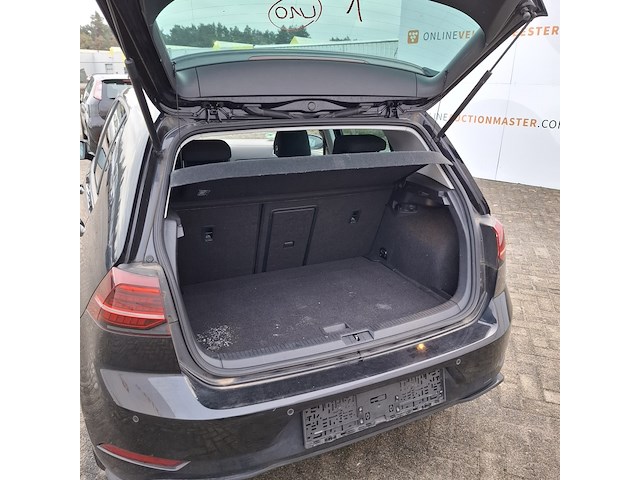 Personenauto, volkswagen, golf - afbeelding 29 van  49