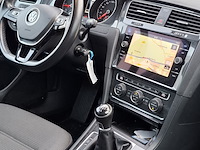 Personenauto, volkswagen, golf - afbeelding 36 van  49