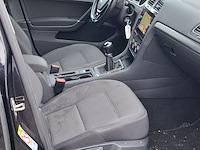 Personenauto, volkswagen, golf - afbeelding 37 van  49