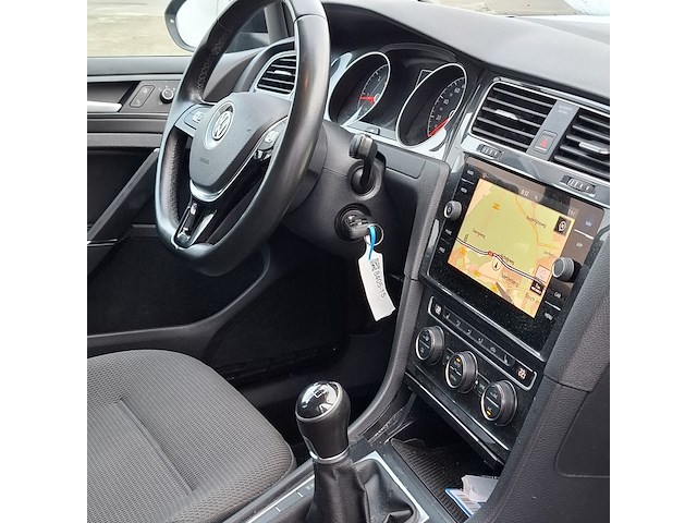 Personenauto, volkswagen, golf - afbeelding 39 van  49