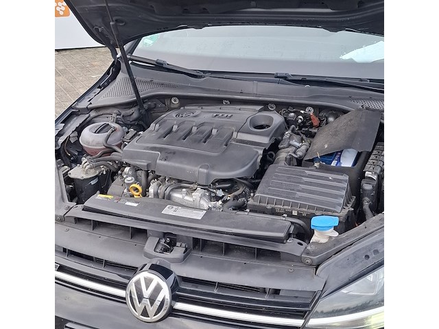 Personenauto, volkswagen, golf - afbeelding 40 van  49