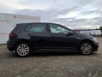 Personenauto, volkswagen, golf - afbeelding 34 van  49