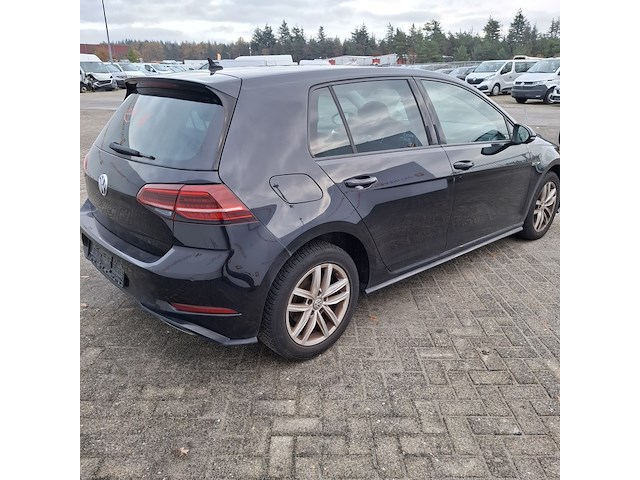 Personenauto, volkswagen, golf - afbeelding 45 van  49