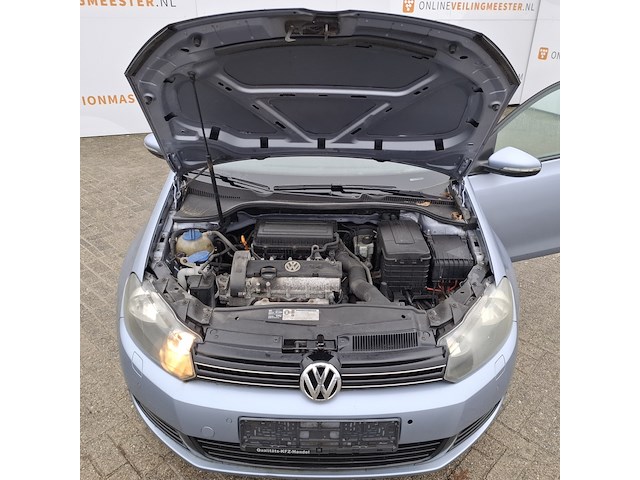 Personenauto, volkswagen, golf - afbeelding 9 van  47