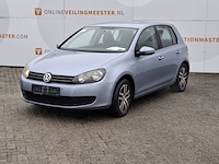Personenauto, volkswagen, golf - afbeelding 1 van  47