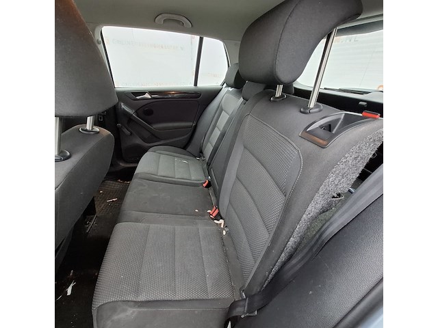 Personenauto, volkswagen, golf - afbeelding 27 van  47