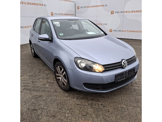 Personenauto, volkswagen, golf - afbeelding 23 van  47