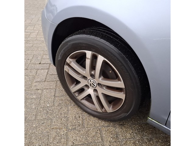 Personenauto, volkswagen, golf - afbeelding 47 van  47