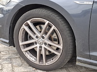 Personenauto, volkswagen, golf - afbeelding 2 van  52