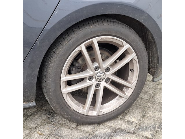 Personenauto, volkswagen, golf - afbeelding 3 van  52