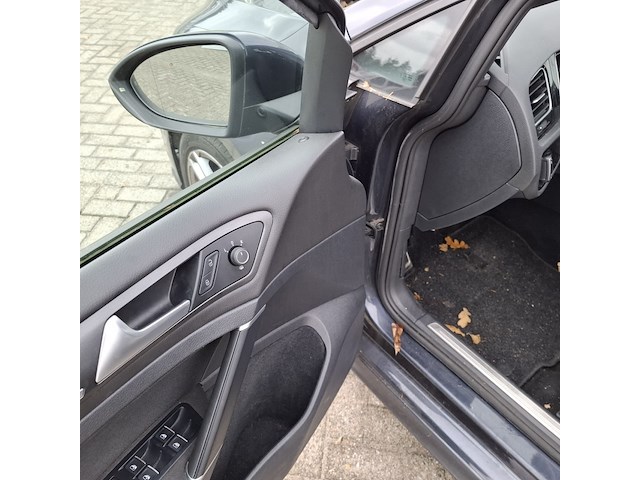 Personenauto, volkswagen, golf - afbeelding 17 van  52