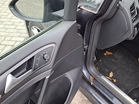 Personenauto, volkswagen, golf - afbeelding 17 van  52