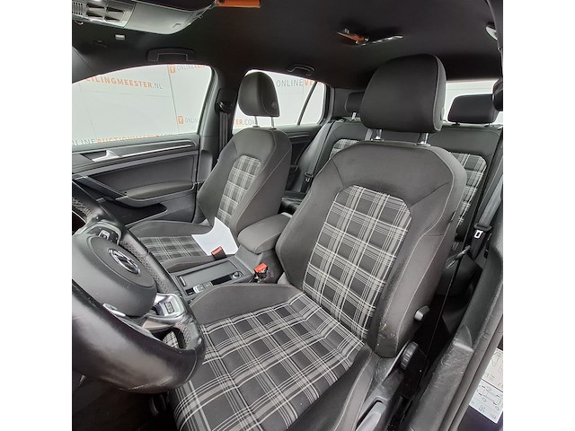 Personenauto, volkswagen, golf - afbeelding 18 van  52