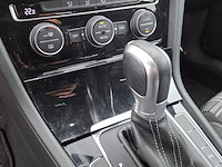 Personenauto, volkswagen, golf - afbeelding 24 van  52