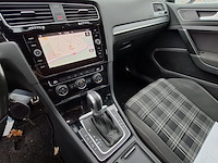 Personenauto, volkswagen, golf - afbeelding 25 van  52