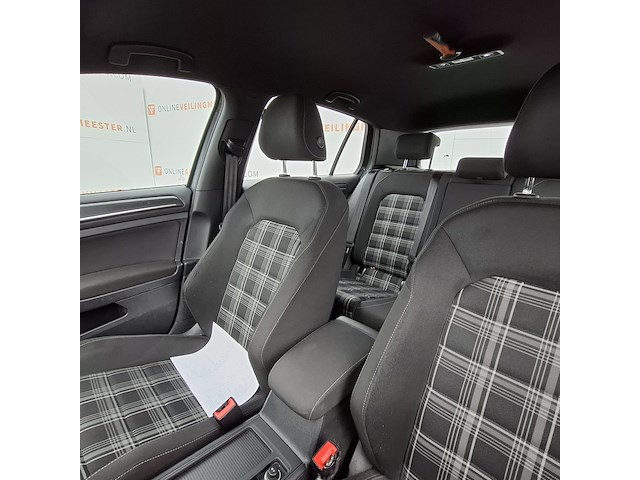Personenauto, volkswagen, golf - afbeelding 26 van  52