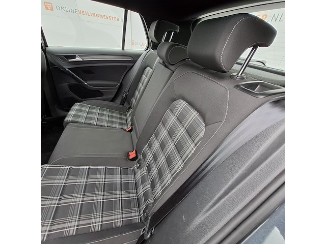 Personenauto, volkswagen, golf - afbeelding 27 van  52