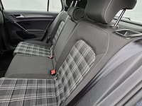 Personenauto, volkswagen, golf - afbeelding 27 van  52