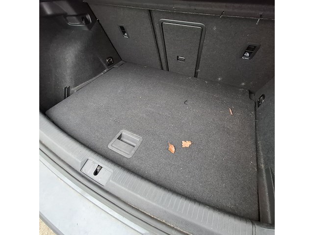 Personenauto, volkswagen, golf - afbeelding 29 van  52