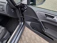 Personenauto, volkswagen, golf - afbeelding 33 van  52