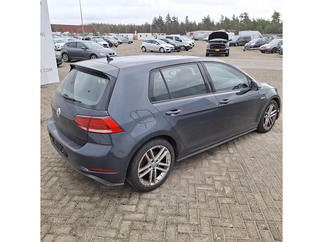 Personenauto, volkswagen, golf - afbeelding 45 van  52